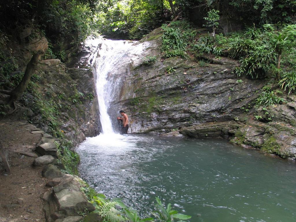 Tribal Hills Mountain Resort Puerto Galera Exteriör bild